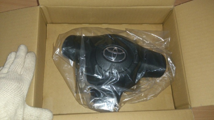 Подушка безопасности водителя TOYOTA RAV4 4513042110C0