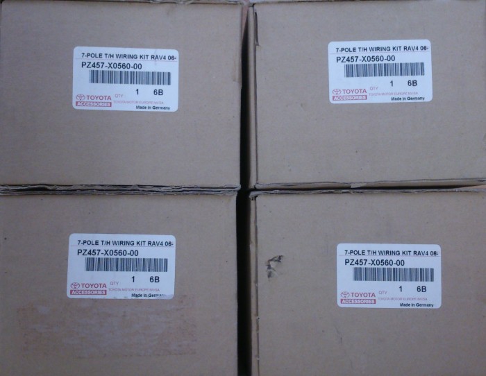 Комплект проводов фаркопа TOYOTA RAV 4 2006 7PIN LHD PZ457X056000