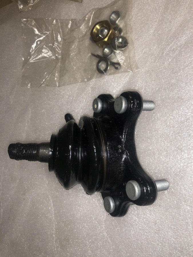 Шаровая опора верхняя TOYOTA HILUX 88-91 LH 4336039085