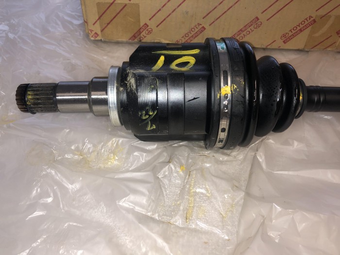 Вал привода левый TOYOTA 4342020294