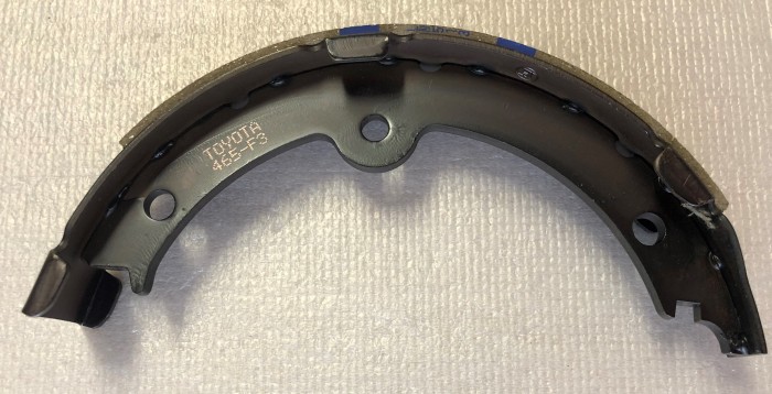 Колодка тормозная барабанная стояночного тормоза  LEXUS LS 4653050020