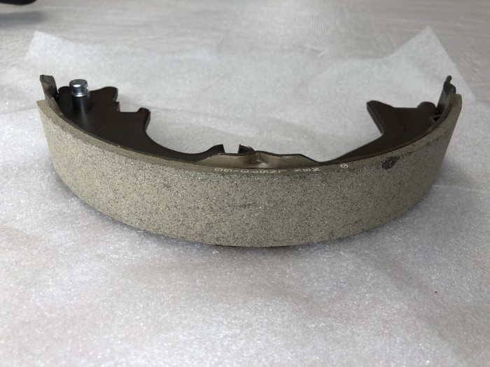 Колодка стояночного тормоза TOYOTA LAND CRUISER 80 4654060030