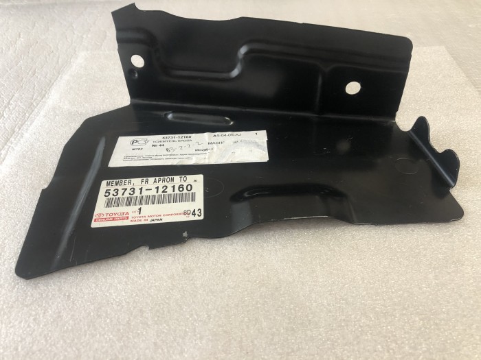 Усилитель крыла TOYOTA Corolla E120 5373112160