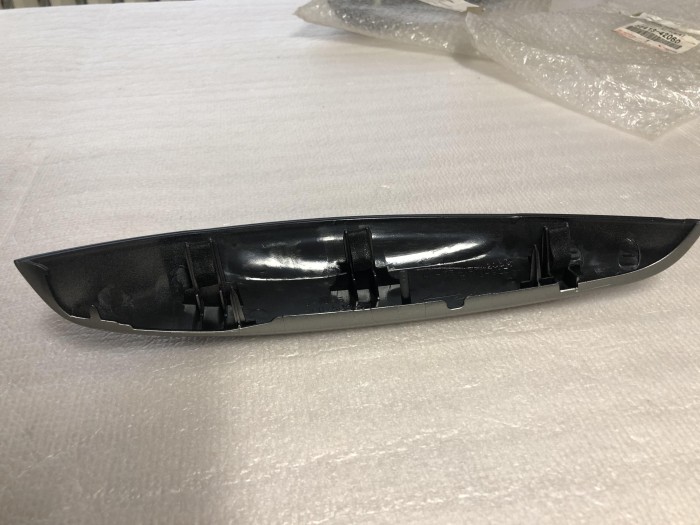 Накладка центральной консоли TOYOTA RAV 4 2000-2005 5541342060 левая