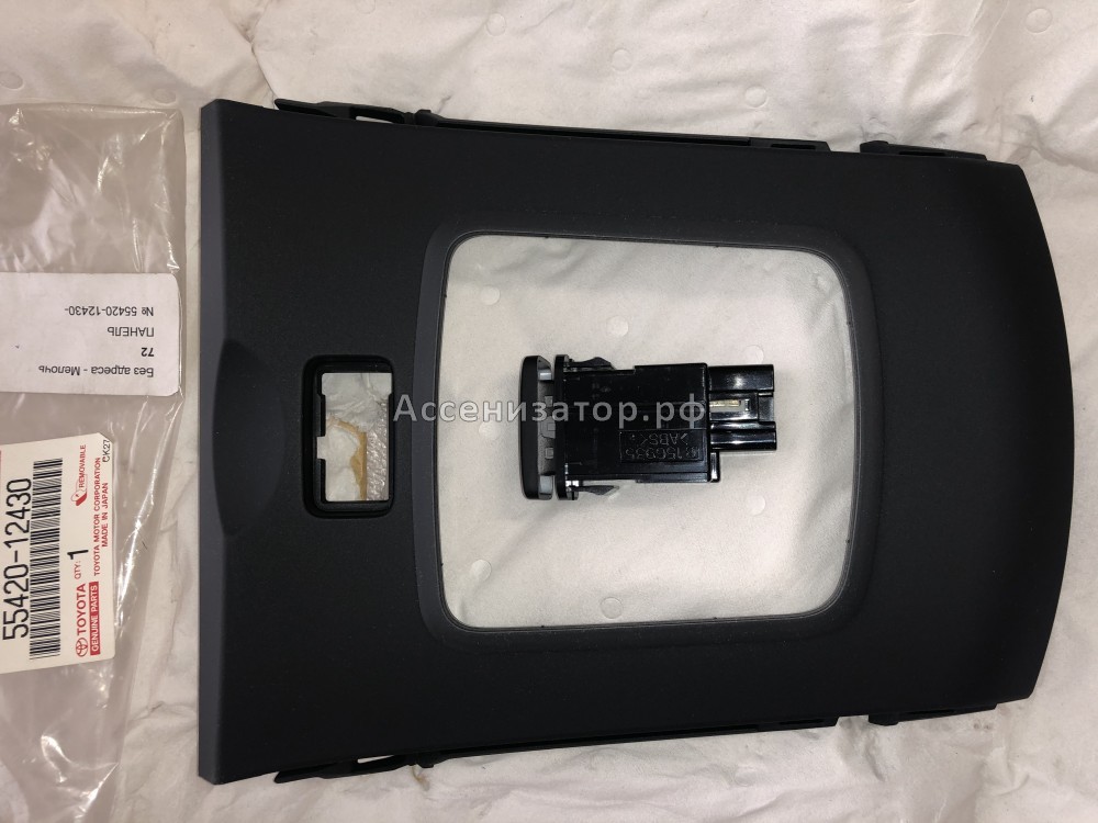 Накладка декоративная Toyota Corolla E150 2006-2013 5542012430