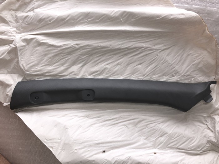 Накладка передней левой стойки TOYOTA LC 100 6222060081B2