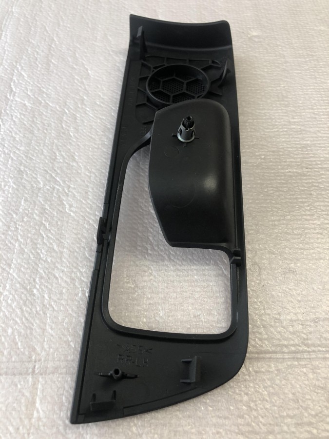 Накладка внутренней ручки задней левой двери TOYOTA Avensis T250 6761805030B0