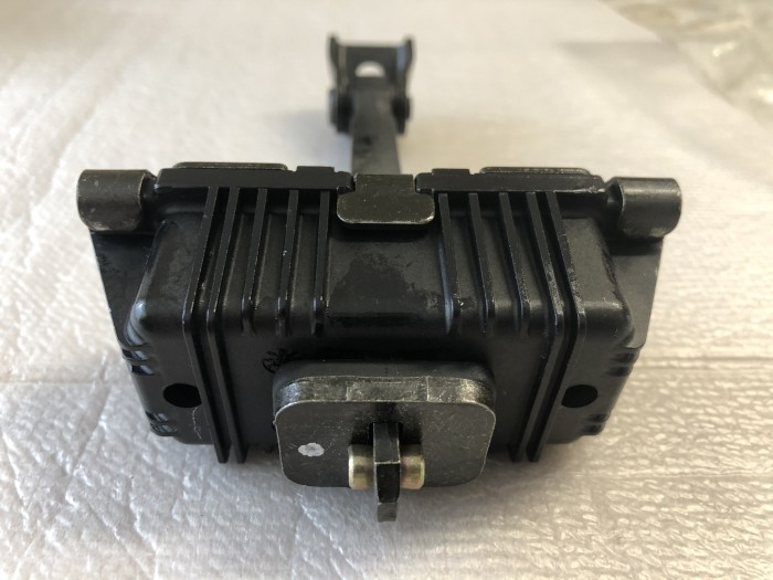 Ограничитель хода задней двери TOYOTA Avensis T25 6863005040