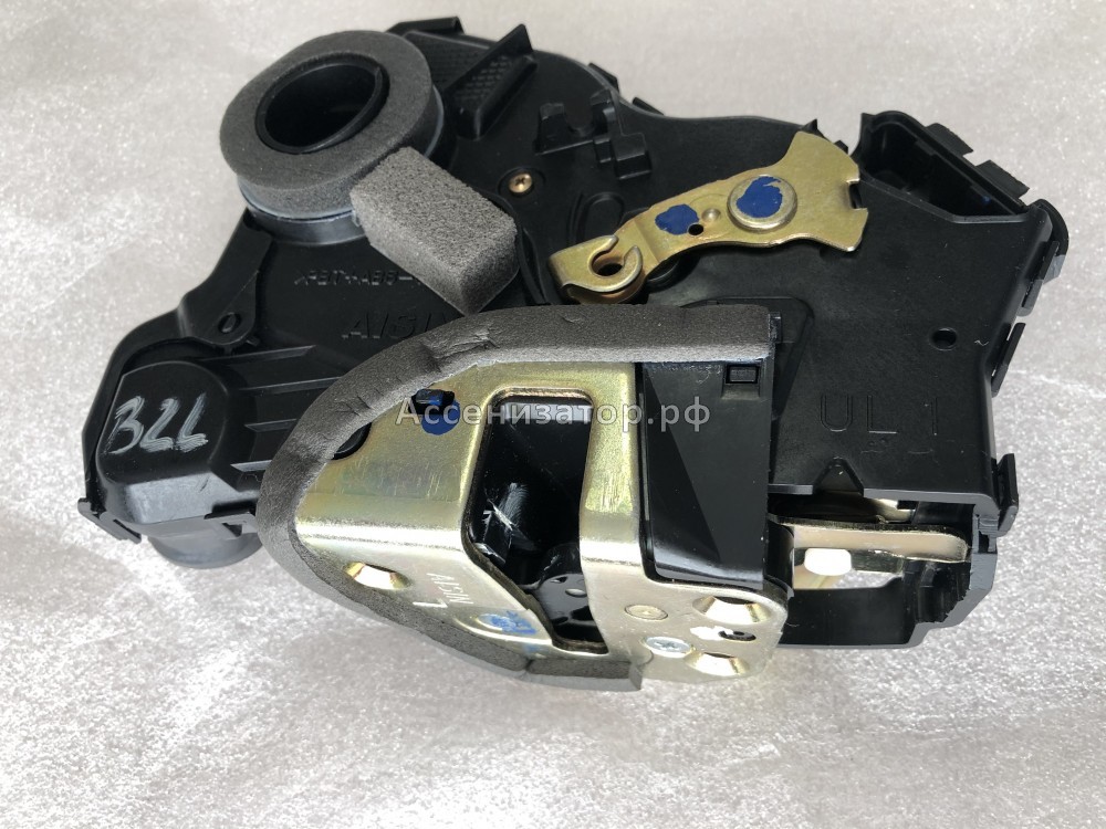 Замок передней левой двери TOYOTA COROLLA E120 6932002091