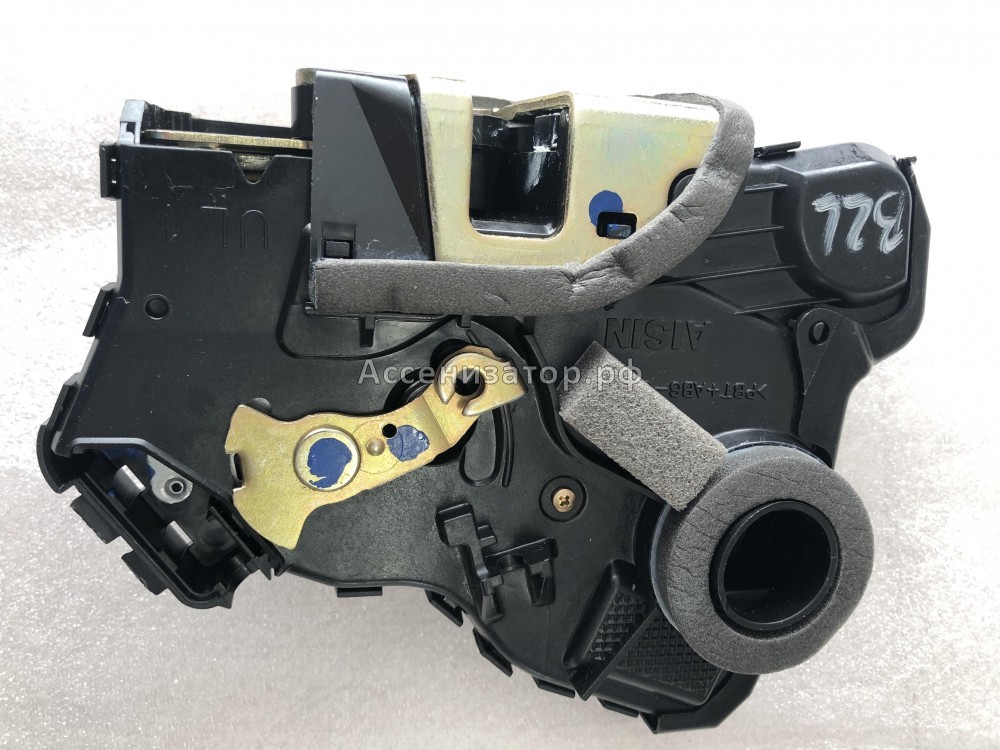 Замок передней левой двери TOYOTA COROLLA E120 6932002091