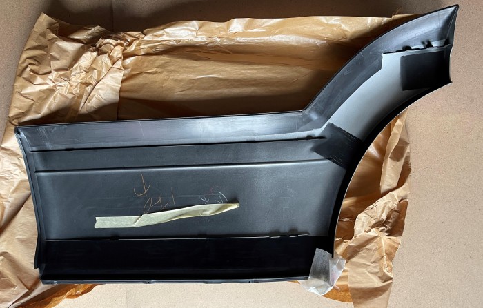 Молдинг задней правой двери Lexus GX470 7574160210B1