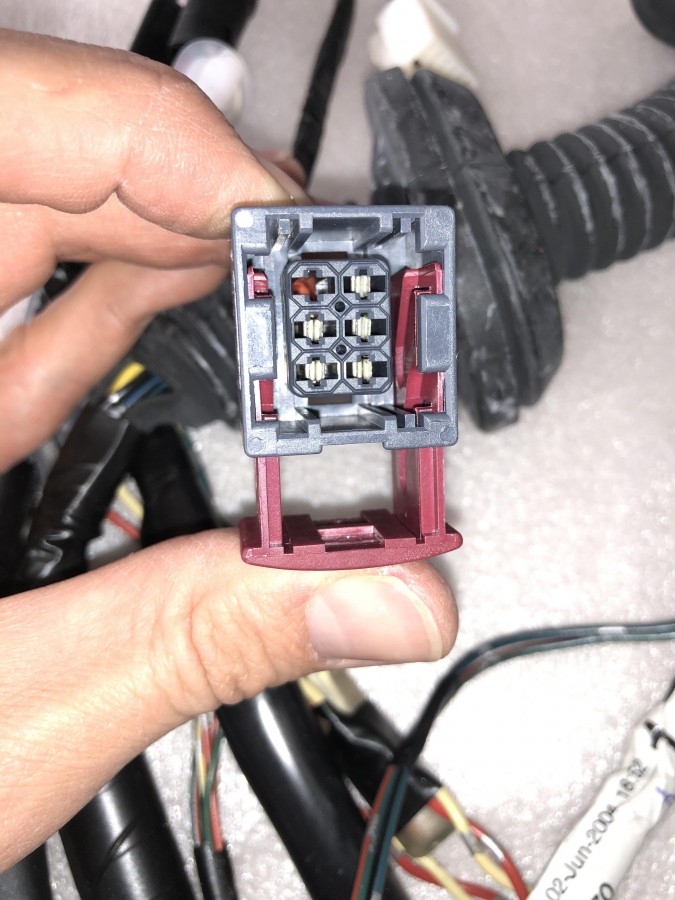 Жгут проводов задней левой двери TOYOTA  Avensis II 2003-2008 8215405170