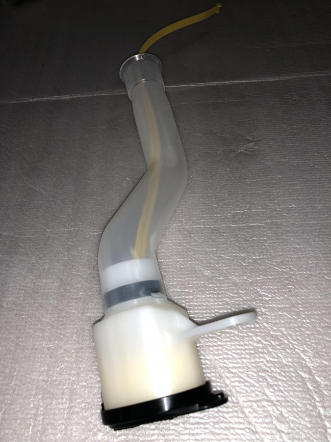 Горловина бачка омывателя TOYOTA COROLLA AURIS 8531912530