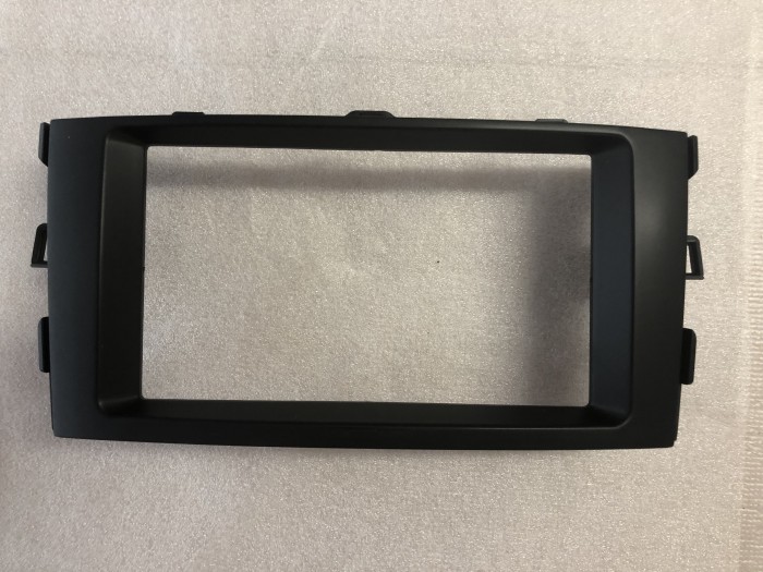 Рамка для автомагнитолы 2 DIN TOYOTA AURIS Intro RTYN 018