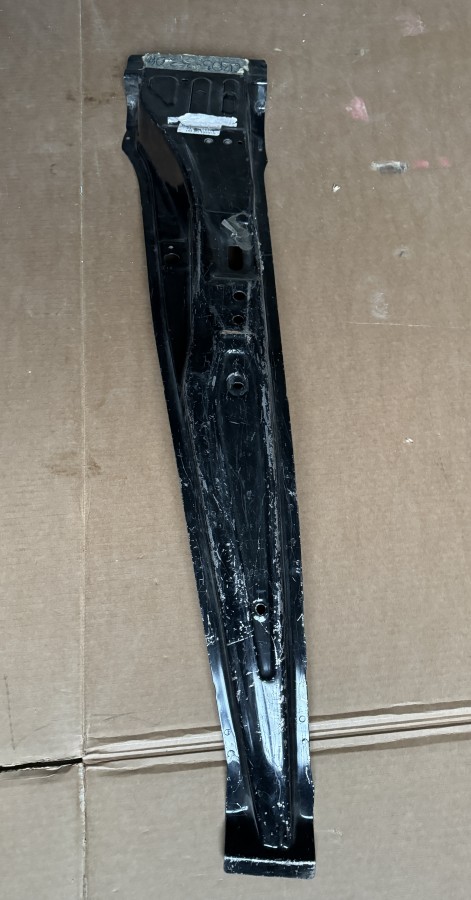 Стойка кузова центральная правая Toyota Camry ACV30 6130333040