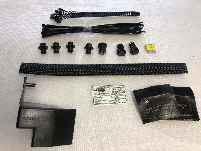 Комплект крепежа WEBASTO BMW E60 (втулки 5 шт, хомуты, разьемы 2 шт, крепеж, предохранитель) 64500396436